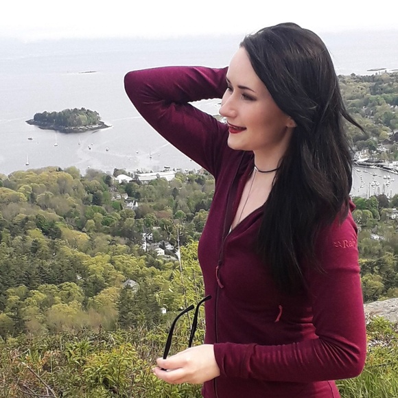 Meet your Posher, Amanda - Picture 6 of 7